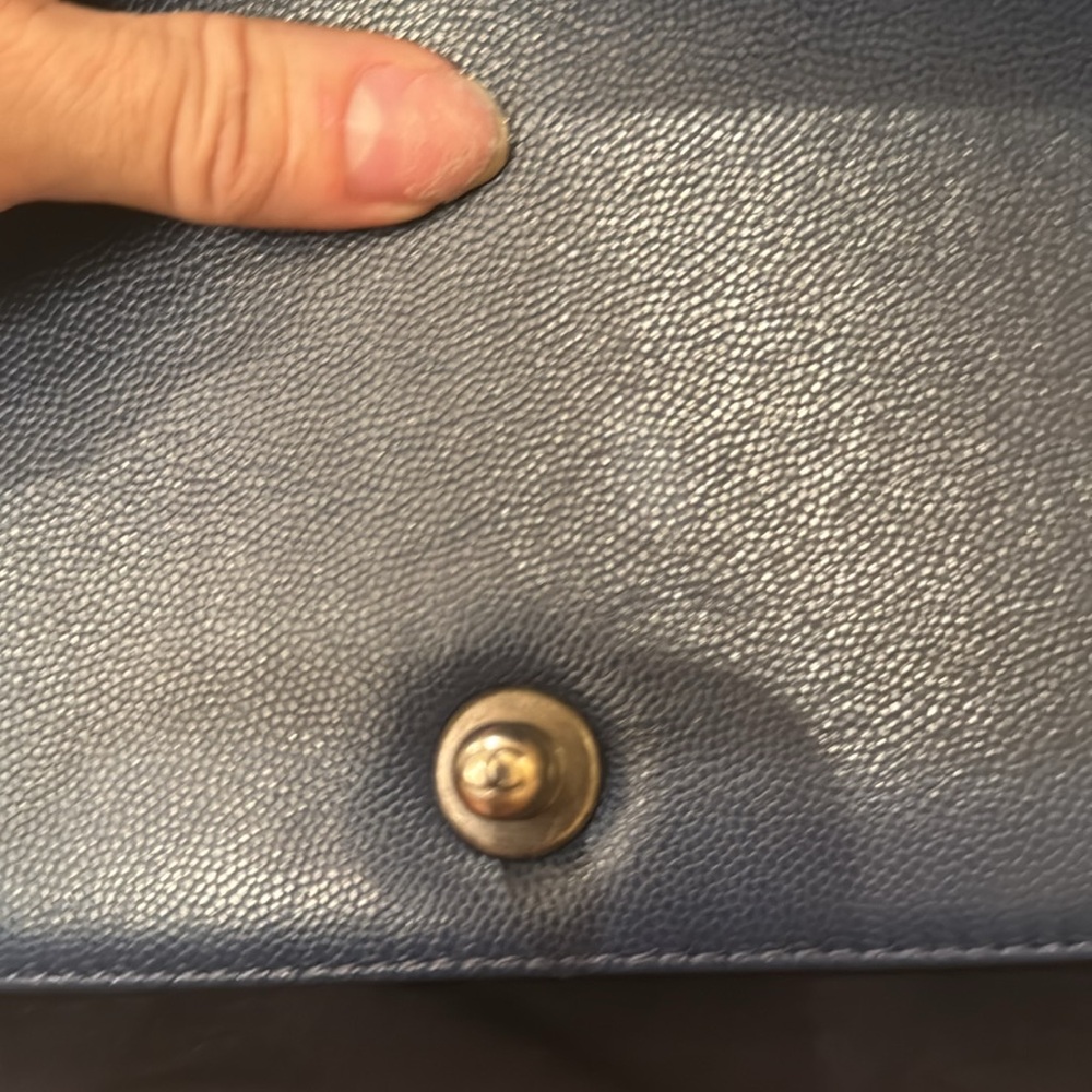 Chanel NAVY CAVIAR Boy bag with gunmetal hardware - Picture 8 of 8